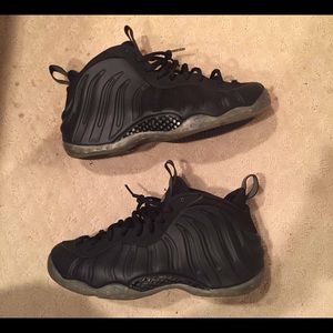 Stealth foamposite one